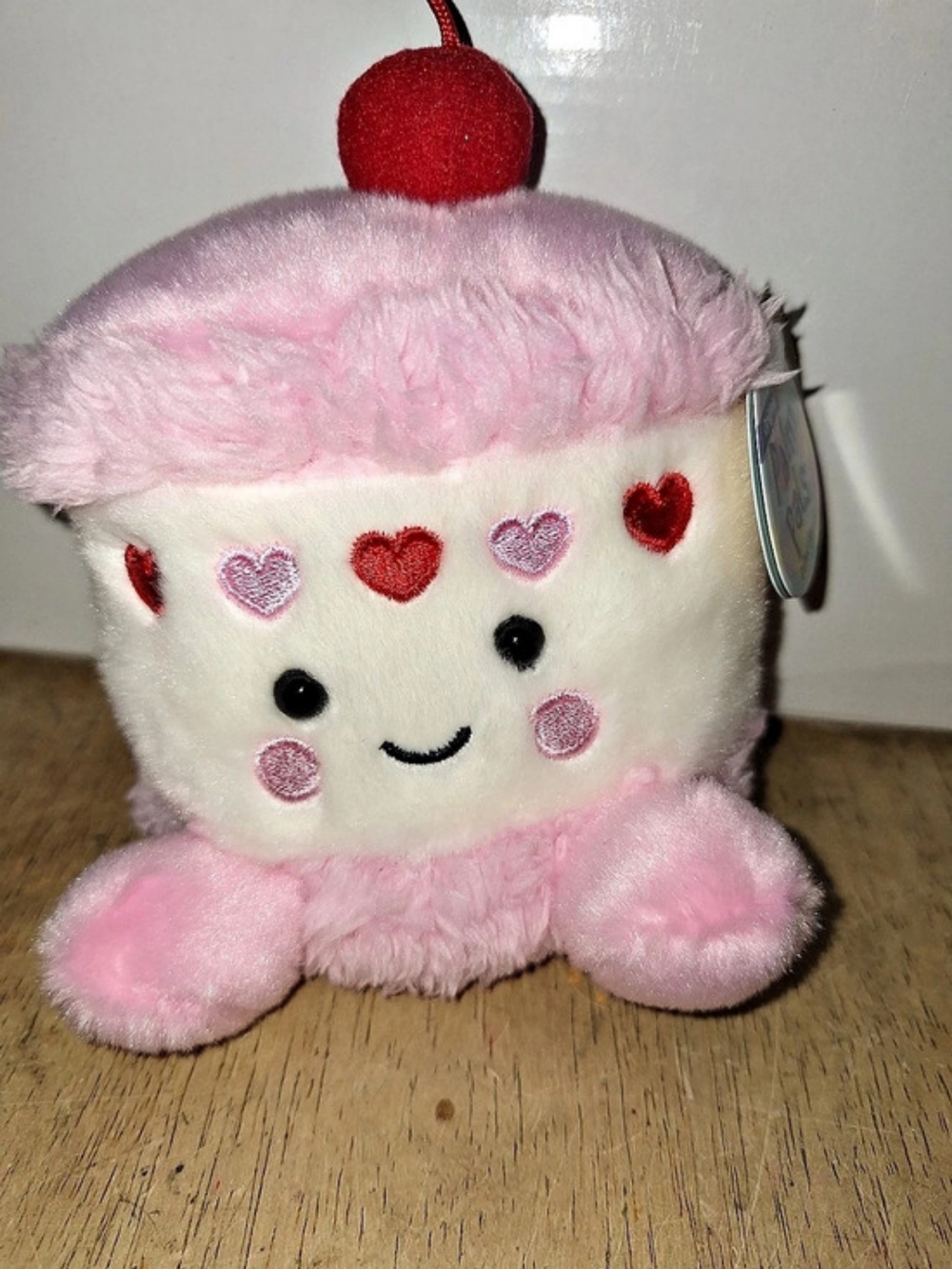 Original Palm Pals Jubi Heart Cake Heart Cake Plush NWT Pink & White